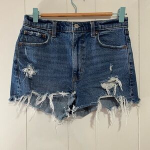 Abercrombie Mom Short High Rise Rigid Denim Blue Distressed 26 Festival Raw Hem